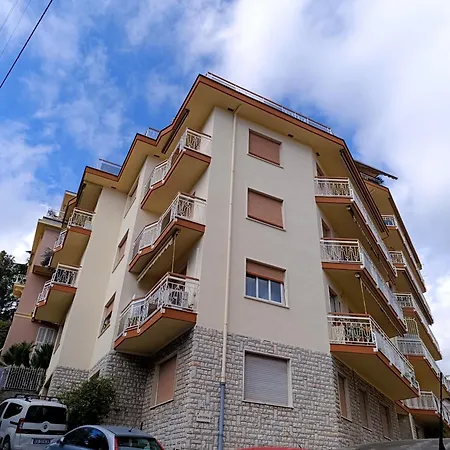 700 M From The Sea With Private Garage Апартаменты