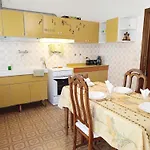 700 M From The Sea With Private Garage דירה *