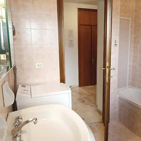 700 M From The Sea With Private Garage Apartmán