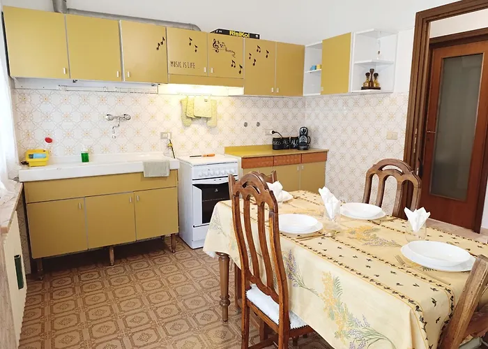 700 M From The Sea With Private Garage 公寓 *