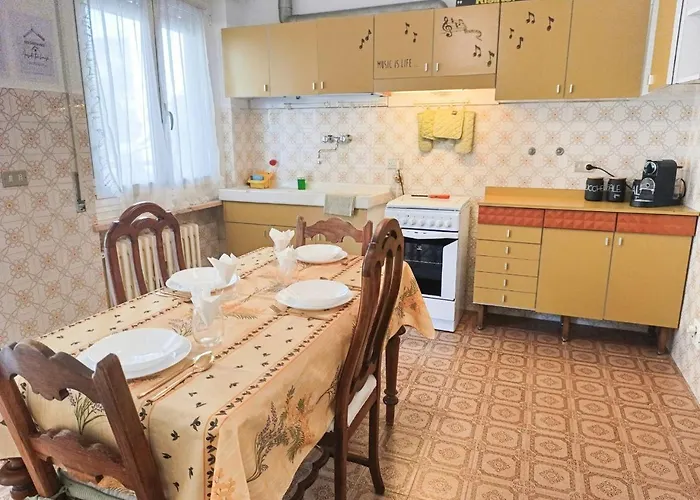 700 M From The Sea With Private Garage 산레모