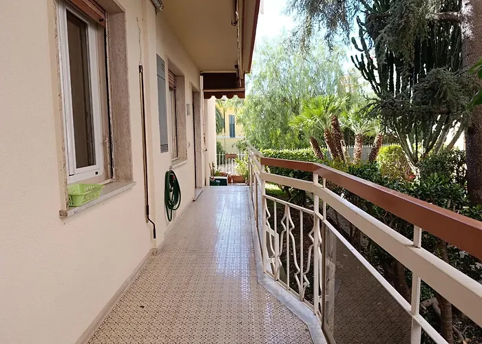 700 M From The Sea With Private Garage 公寓